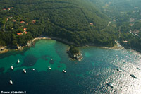 La costa nord dell'isola d'Elba: spiaggia di Redinoce e l'isolotto della Paolina