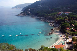 Sant'Andrea: spiaggia di sabbia bianca